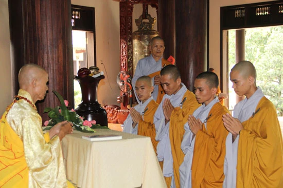 Q Nam chuc th_nh 1  (6).JPG