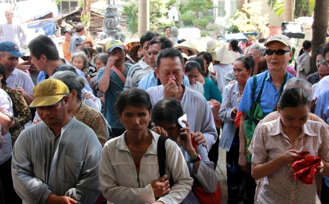 Chùa Báo Ân đến với người nghèo dịp tháng Bảy ảnh 2 hinh 2.JPG
