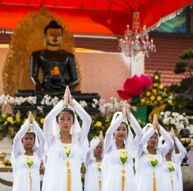 Cung đón Phật ngọc đến chùa vùng Lincoln ảnh 2 anh 1, vch 1.jpg