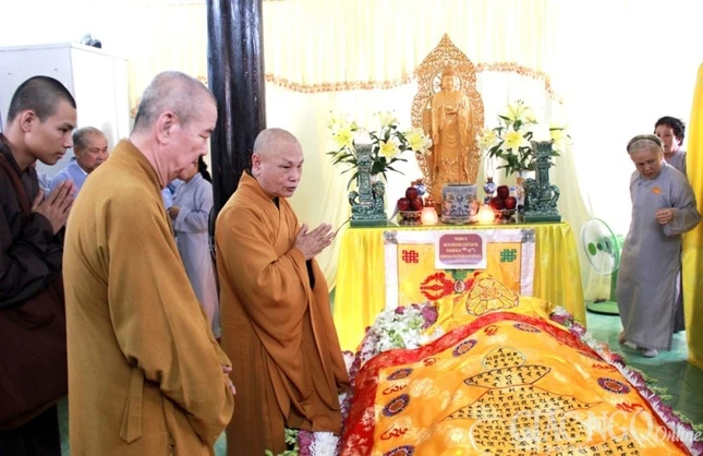 hinh le tang 1 (1).jpg