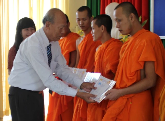 Tăng sinh Nam tông Khmer bước vào năm học mới ảnh 1 IMG_9556.JPG
