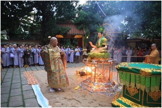 Nhiều ý kiến về việc “phần hóa” - đốt thánh tượng ảnh 1 dot tuong 1.jpg