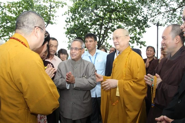 Hà Nội: Tổng thống Ấn Độ thăm chùa Trấn Quốc ảnh 8 anh 1, an do 8.jpg