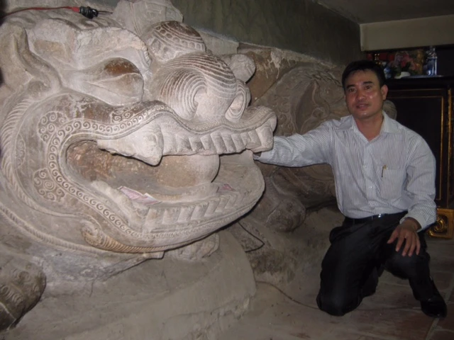 su tu o chua Ba Tam 1.JPG