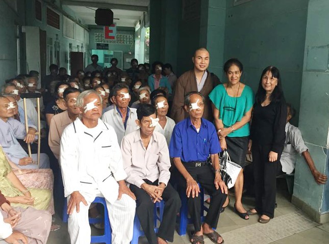 Hội từ thiện chùa Giác Nguyên mổ mắt miễn phí ảnh 1 TN.jpg