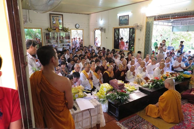 Lễ dâng y tại rừng thiền Viên Không, chùa Tam Bảo ảnh 2 br08.jpg