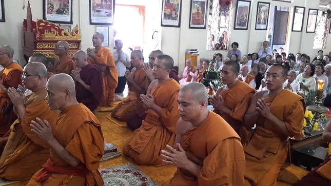 Lễ dâng y tại rừng thiền Viên Không, chùa Tam Bảo ảnh 4 dnang5.jpg