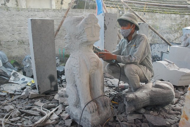 Dẹp “bát nháo” ở di tích:
Mới nhìn thấy ngọn mà chưa thấy gốc ảnh 3 TTO.jpg