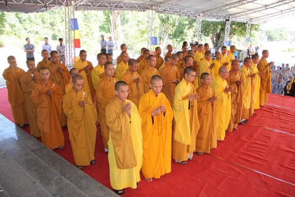 Lễ nhập kim quan cố Trưởng lão HT.Thích Viên Minh ảnh 5 letanghtvienminh-14_jpg.jpg