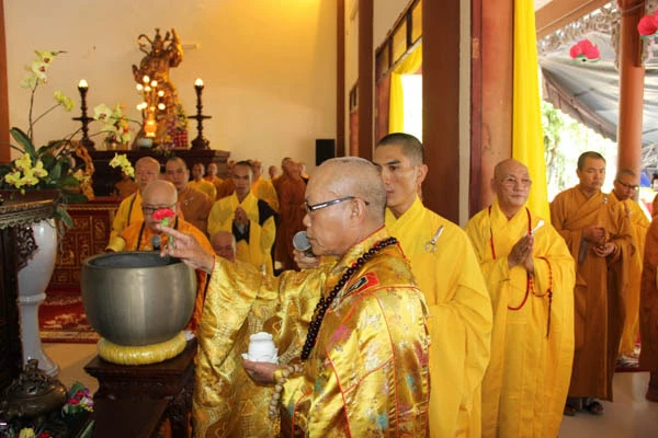 Lễ nhập kim quan cố Trưởng lão HT.Thích Viên Minh ảnh 6 letanghtvienminh-17_jpg.jpg
