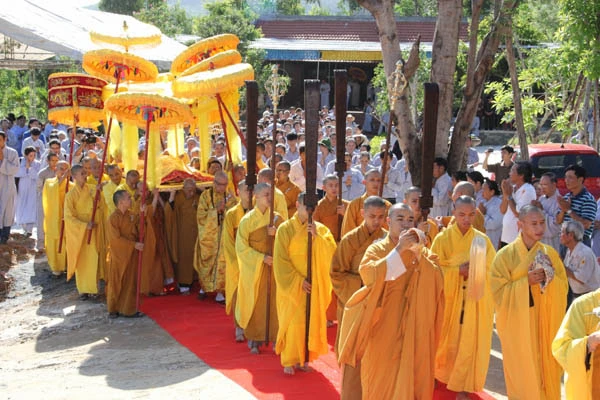 Lễ nhập kim quan cố Trưởng lão HT.Thích Viên Minh ảnh 10 letanghtvienminh-27_jpg.jpg