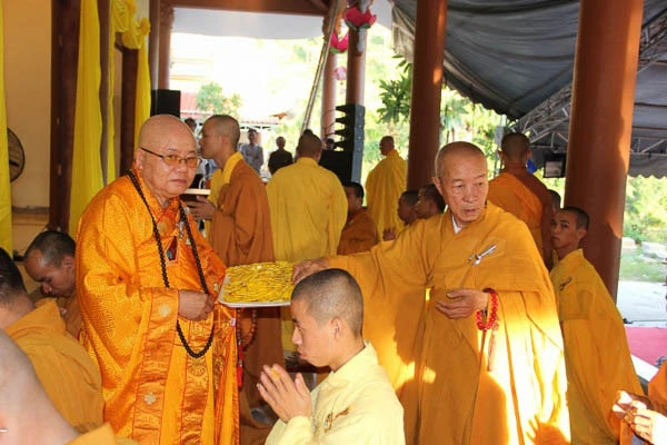 Lễ nhập kim quan cố Trưởng lão HT.Thích Viên Minh ảnh 20 letanghtvienminh-73_jpg.jpg