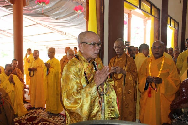 Lễ nhập kim quan cố Trưởng lão HT.Thích Viên Minh ảnh 3 letanghtvienminh-8_jpg.jpg