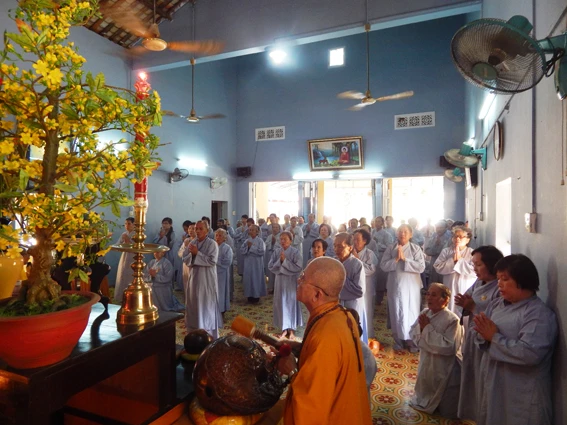 Khóa tu Bát quan trai tại Tòng Lâm Vạn Thiện ảnh 1 A 3.jpg