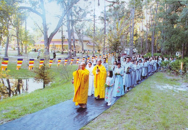 Vai trò mới của ngôi chùa
trên xứ người ảnh 2 tu vien A Nam.jpg