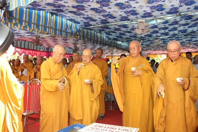 Long An: Đặt đá xây chùa Phật Bửu ảnh 4 IMG.5.JPG