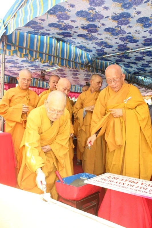 Long An: Đặt đá xây chùa Phật Bửu ảnh 5 IMG.6.JPG