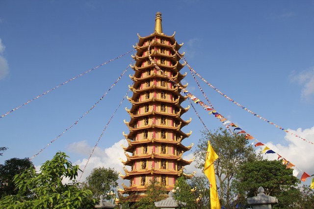 Bảo tháp Đại Bi tại chùa Phúc Lộc