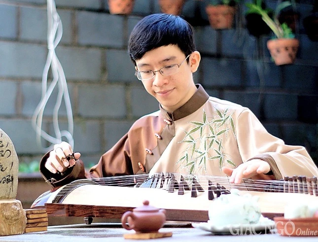 Một tài năng đàn tranh yêu Phật giáo ảnh 1 Anh 2 b, Trang PGTT GN 773.jpg