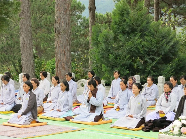 Thiền viện Trúc Lâm khánh thành bảo tháp thờ xá-lợi ảnh 6 IMG_0070.JPG