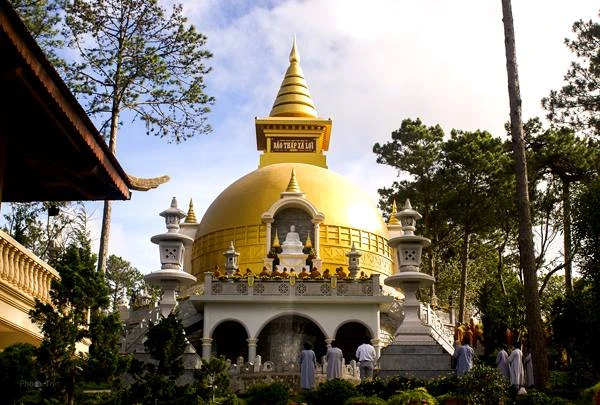 Thiền viện Trúc Lâm khánh thành bảo tháp thờ xá-lợi ảnh 5 truc lam 7.jpg