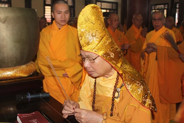 TT-Huế: Thành kính tưởng niệm Đức Phật hoàng ảnh 4 anh1.jpg