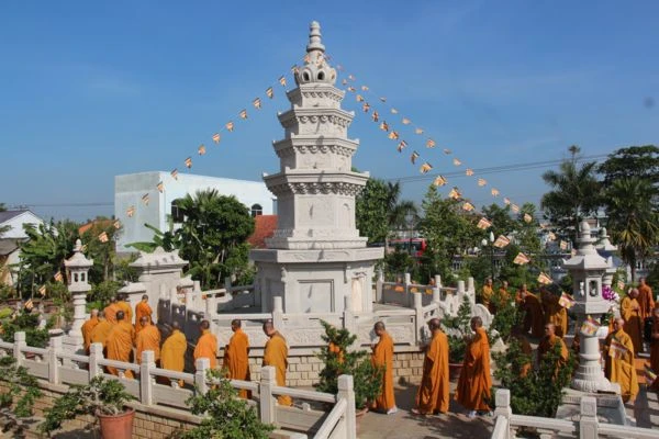 Vĩnh Long: Lễ Đại tường cố HT.Thích Đắc Pháp ảnh 7 son thang 7.jpg