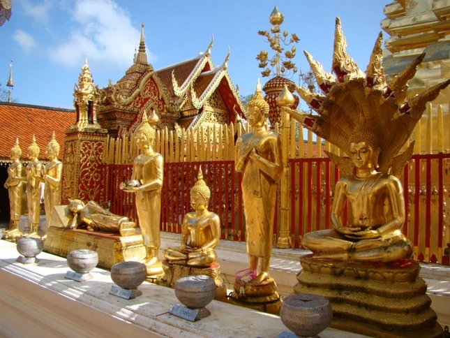Phra_That_Doi_Suthep_02.jpg