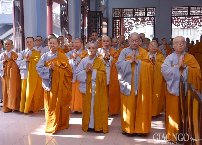 Lễ tưởng niệm lần thứ 21 Đức đệ nhất Pháp chủ GHPGVN ảnh 12 BT (16).jpg