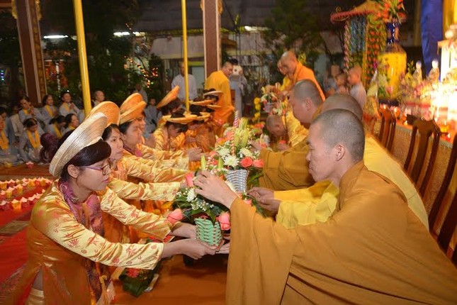 Thêm 6 chùa, tịnh xá tổ chức lễ vía Phật A Di Đà ảnh 5 dang, tnam.jpg