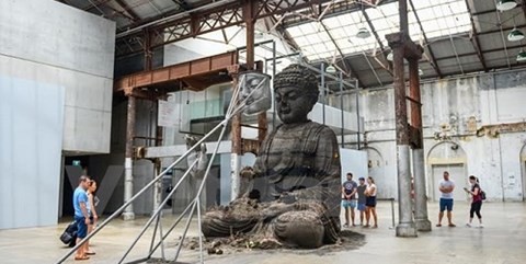 Triển lãm tượng Phật khổng lồ làm từ tro hương ảnh 1 trien lam o Uc.jpg