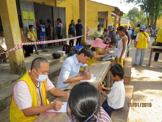 “Sắc xuân biên giới" đến với đồng bào nghèo ảnh 1 IMG_5975.jpg