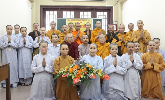 Khoa Pali trao học bổng đến Tăng Ni sinh khóa IX ảnh 4 7PL.jpg
