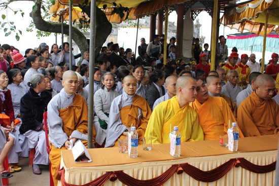 Quảng Trị: Lễ nhập tự, cầu an tại chùa Cao Sơn ảnh 1 Chu Tang ni va Phat tu.jpg