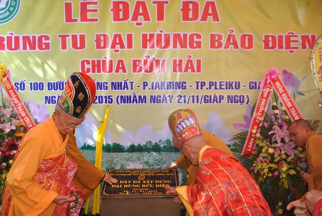 Chùa Bửu Hai đặt đá trùng tu chánh điện ảnh 2 buu hai 3.jpg