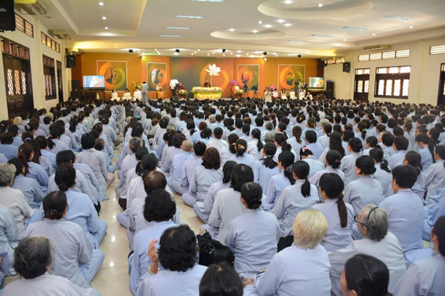Ngài Tam Tạng thứ 12 giảng pháp tại chùa Hoằng Pháp ảnh 4 hp 5.jpg
