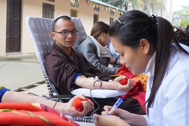 Thanh Hóa: Lễ hội xuân hồng tại chùa Đại Bi ảnh 1 hien mau 2.jpg