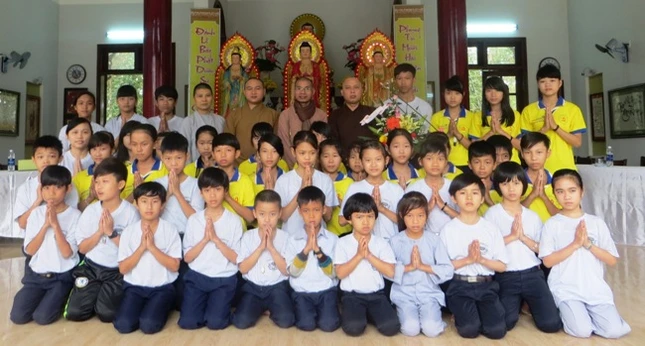 Chùa Linh Bửu ra mắt CLB Thanh thiếu nhi Phật tử ảnh 1 Linh buu 2.jpg