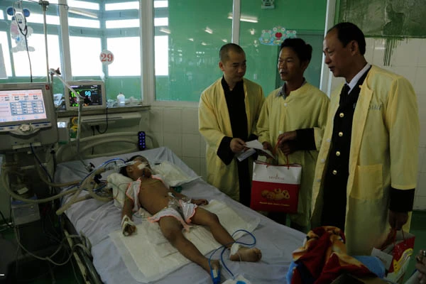 Chùa Bà Đa (Đà Nẵng) mang Tết đến cho nhiều người ảnh 4 _MG_5102.jpg