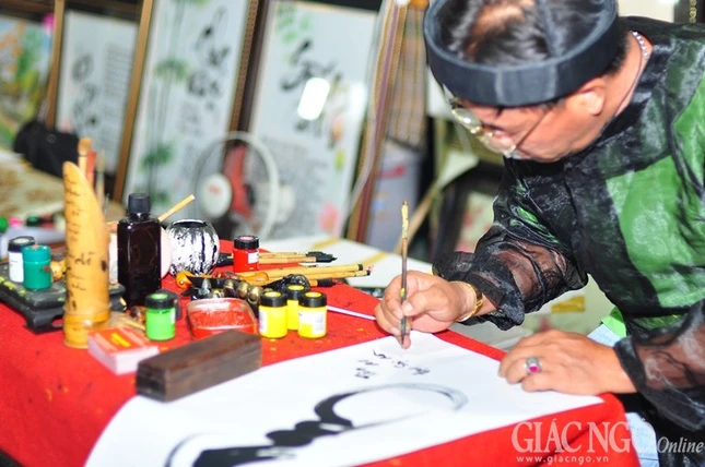 Dạo phố ông Đồ, nghe hương Tết xưa... ảnh 5 DSC_0428.jpg