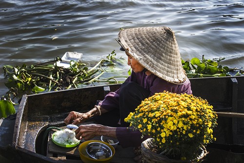 Mang mùa xuân về cho mẹ ảnh 1 me va mua xuan.jpg