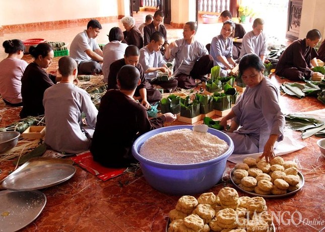 Cả chùa cùng gói bánh chưng đón Tết ảnh 1 _MG_8346.jpg