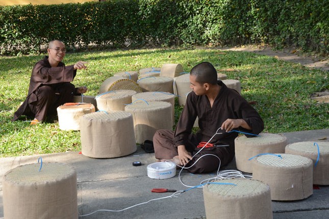 Chư Tăng, Phật tử chùa Hoằng Pháp rộn ràng đón Tết ảnh 3 c hp 2.jpg