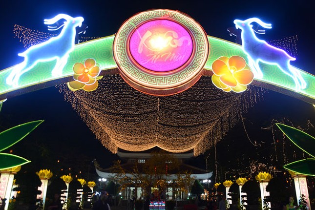 Chư Tăng, Phật tử chùa Hoằng Pháp rộn ràng đón Tết ảnh 28 c hp 29.jpg