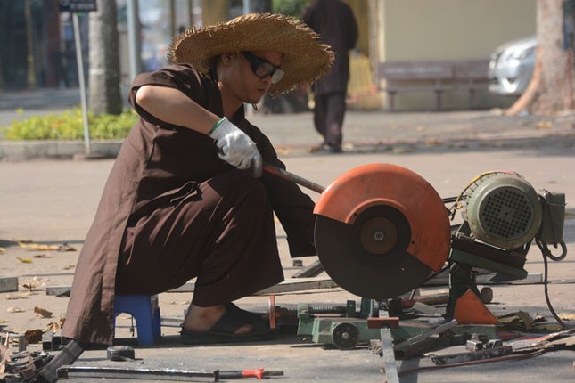 Chư Tăng, Phật tử chùa Hoằng Pháp rộn ràng đón Tết ảnh 7 c hp 7.jpg