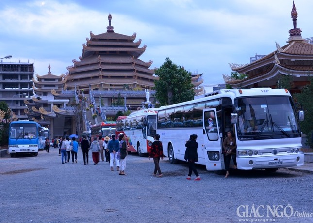 Di le chua Mong 1 Tet (6).JPG