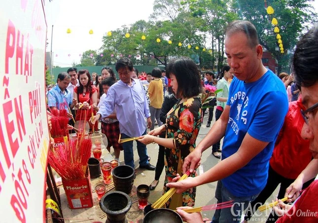 Viet Nam Quoc Tu (2).jpg