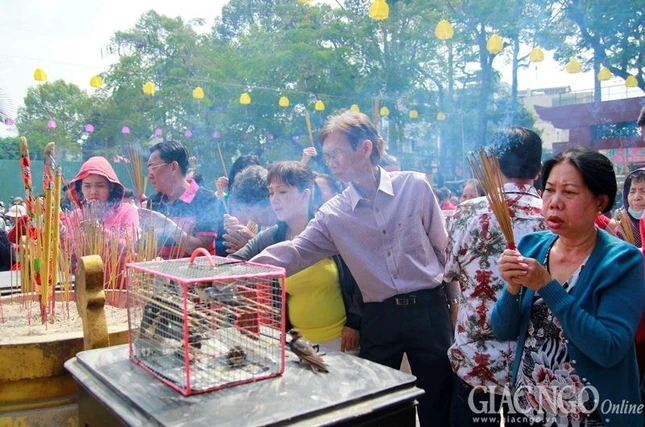 Viet Nam Quoc Tu (7).jpg