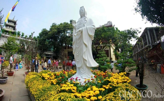 chua Gia Lam (8).jpg