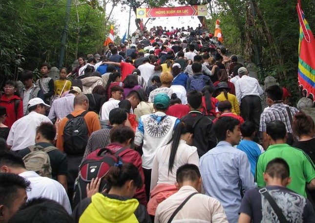 Quảng Ninh: Nườm nượp người trẩy hội Yên Tử ảnh 2 Quảng Ninh: Nườm nượp người trẩy hội Yên Tử ảnh 2